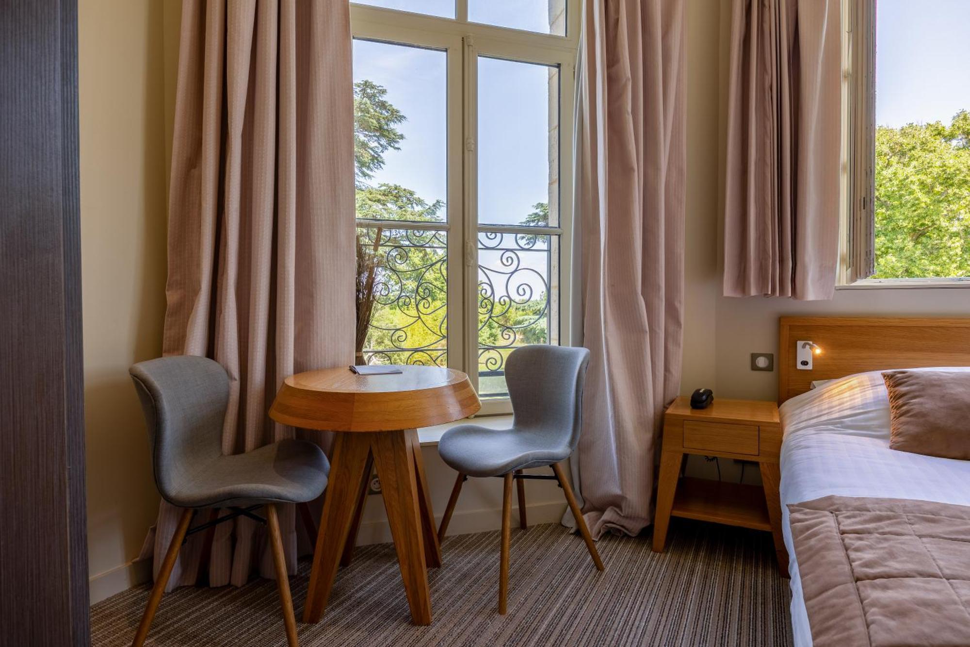 Hotel Et Spa Du Chateau Lagord Buitenkant foto
