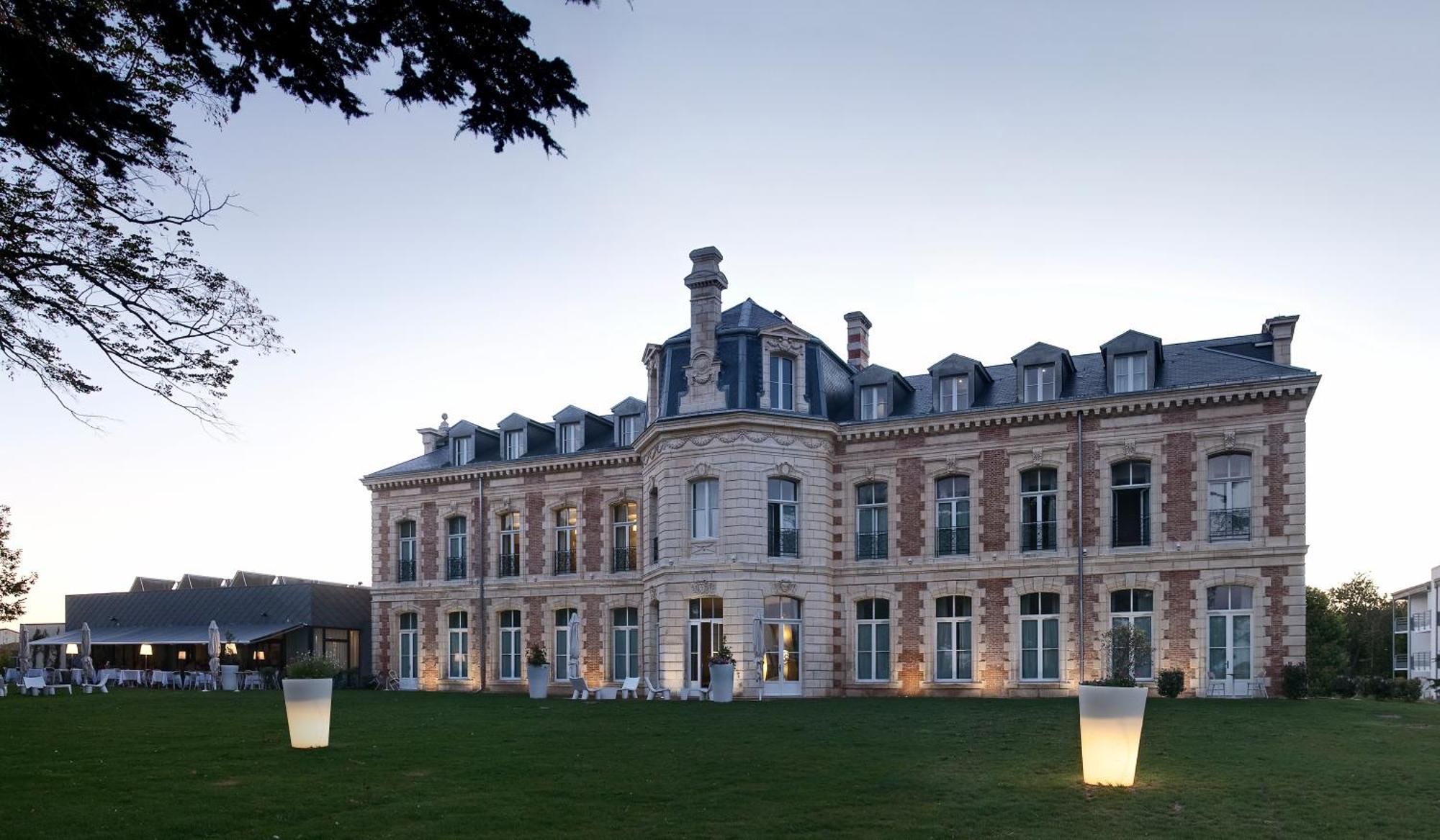 Hotel Et Spa Du Chateau Lagord Buitenkant foto