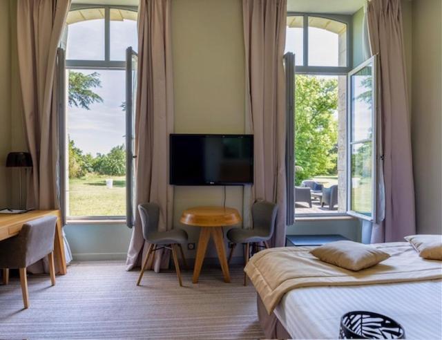 Hotel Et Spa Du Chateau Lagord Buitenkant foto