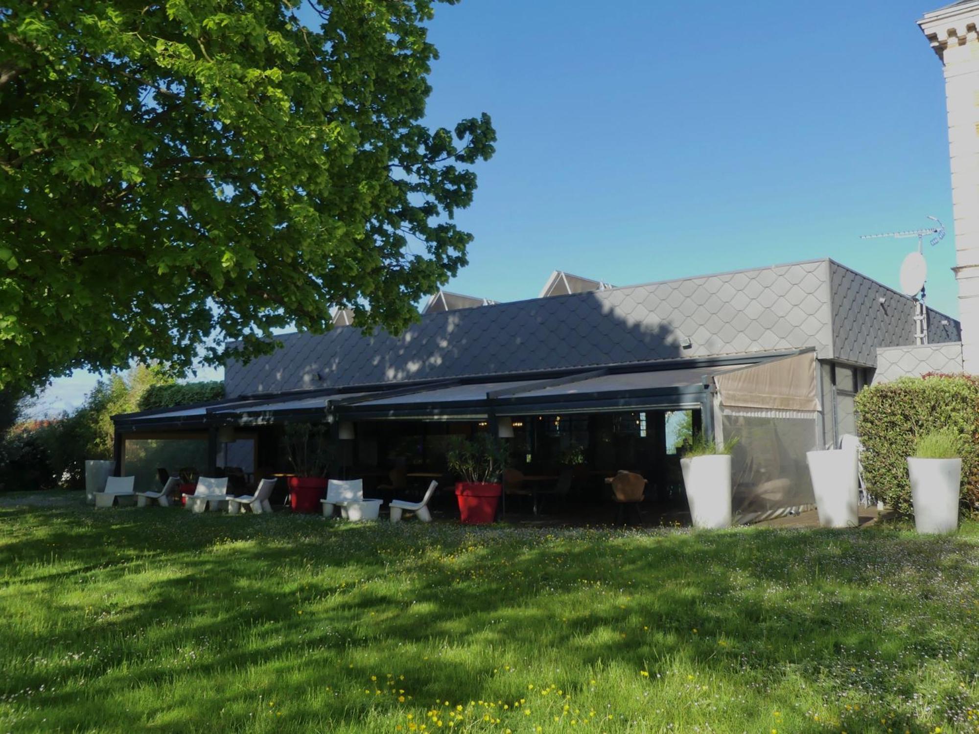 Hotel Et Spa Du Chateau Lagord Buitenkant foto